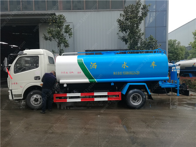 大多利卡|9.2噸綠化灑水車(新款國五)